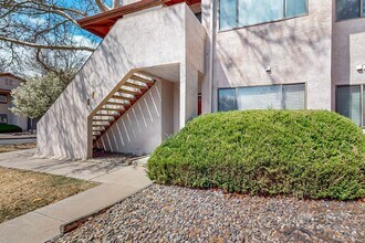6001 McKinney Dr NE in Albuquerque, NM - Building Photo - Building Photo
