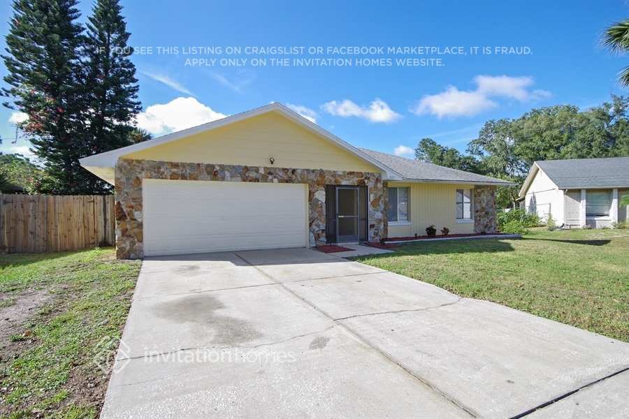2831 Bermuda Ave N in Apopka, FL - Foto de edificio