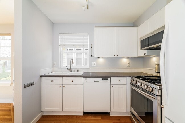 5430 California Ave SW in Seattle, WA - Building Photo - Building Photo