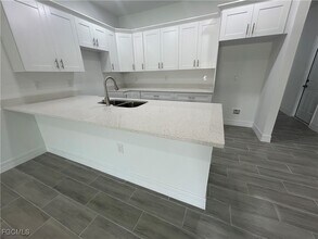 873 Duplex St E in Lehigh Acres, FL - Building Photo - Building Photo