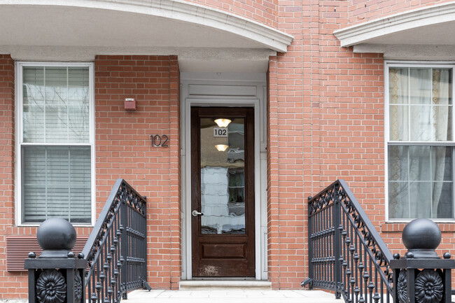 102 Tidewater St in Jersey City, NJ - Foto de edificio - Building Photo