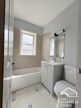 6226 S Western Ave, Unit 306 in Chicago, IL - Foto de edificio - Building Photo