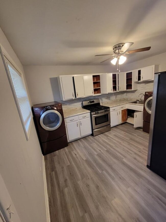2673 Elsinore in East Point, GA - Building Photo - Building Photo