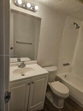 8001 W 6th Ave in Hialeah, FL - Building Photo - Building Photo