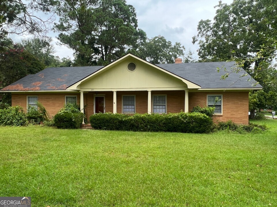 201 Highland Rd in Statesboro, GA - Building Photo