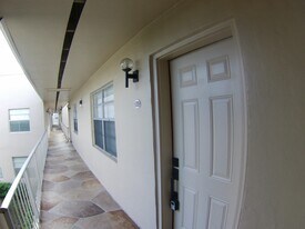 319 Normandy G in Delray Beach, FL - Building Photo