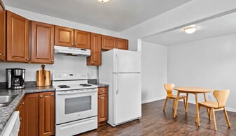 Canterbury Palms Apartments in Lauderdale Lakes, FL - Building Photo