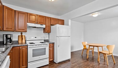 Canterbury Palms Apartments in Lauderdale Lakes, FL - Building Photo - Building Photo