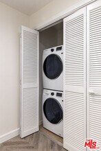 818 6th St in Santa Monica, CA - Foto de edificio - Building Photo