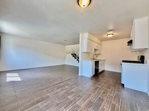 38011 20th St E in Palmdale, CA - Building Photo - Building Photo