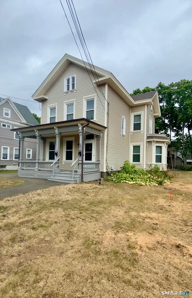 201 Center St in West Haven, CT - Building Photo - Building Photo