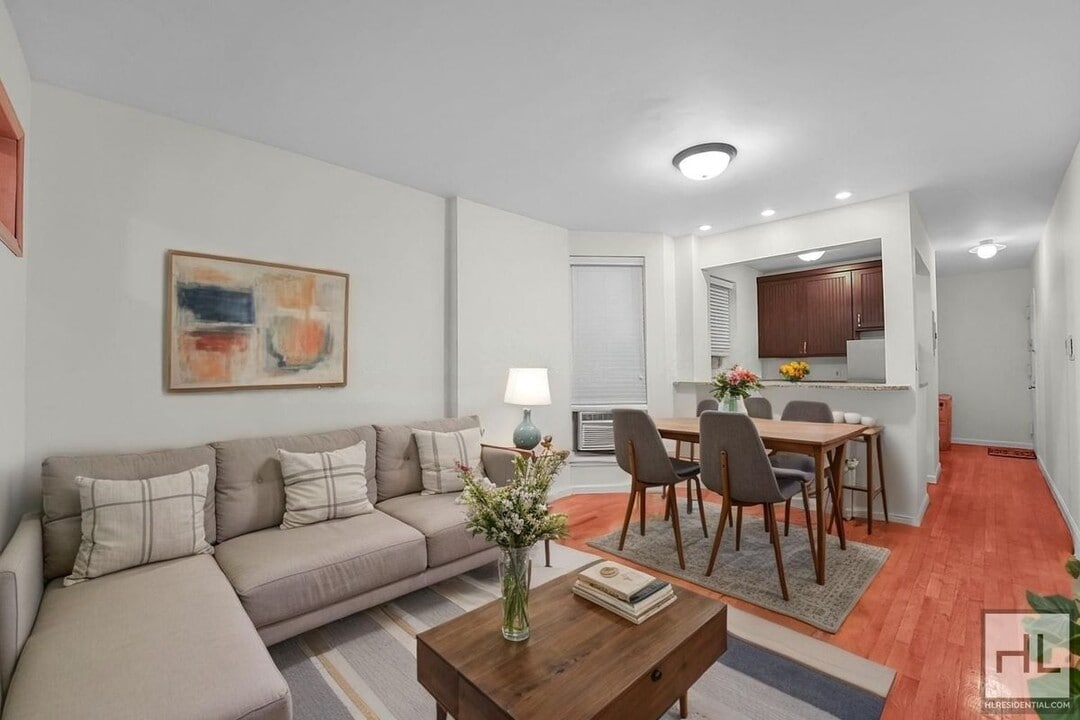 WEST 43 STREET, Unit 2C in New York, NY - Foto de edificio