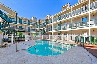 2330 Edenborn Ave, Unit 120 in Metairie, LA - Building Photo - Building Photo