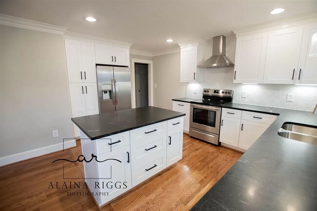 property at 126 Vanderbilt Cir