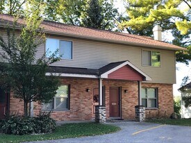 3837 Cliffside Dr in La crosse, WI - Building Photo