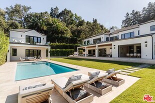 13164 Boca De Canon Ln in Los Angeles, CA - Building Photo