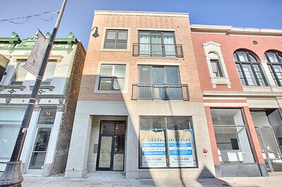 2445 N Lincoln Ave in Chicago, IL - Building Photo