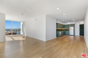 10601 Washington Blvd in Culver City, CA - Building Photo