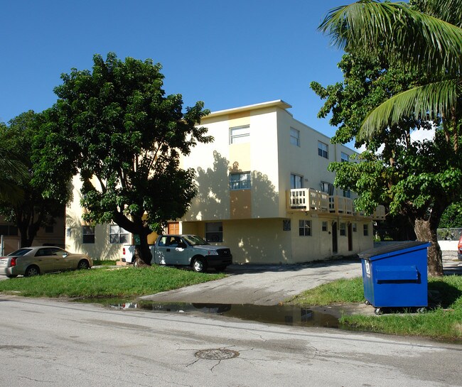 Haynesworth Village in Miami, FL - Building Photo - Building Photo