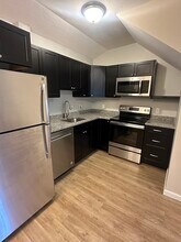 54 Longmeadow Rd in Taunton, MA - Foto de edificio - Building Photo