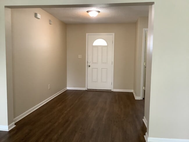 1404 Round Lake Rd in Greenwood, IN - Building Photo - Building Photo