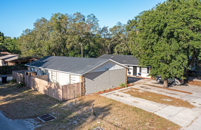 921 E Poinsettia Ave in Tampa, FL - Building Photo - Building Photo