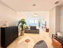18201 Collins Ave in Sunny Isles Beach, FL - Building Photo