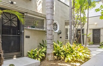 148 S Maple Dr, Unit A in Beverly Hills, CA - Building Photo - Building Photo