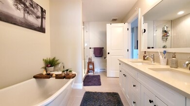 45462 Tamihi Way in Chilliwack, BC - Building Photo - Building Photo