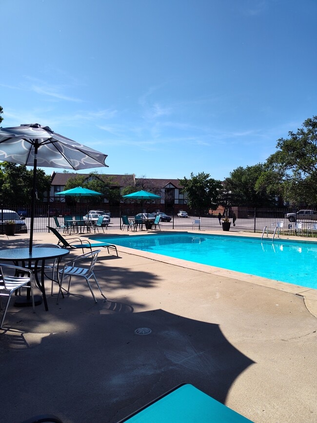Magnolia Lake Apartments