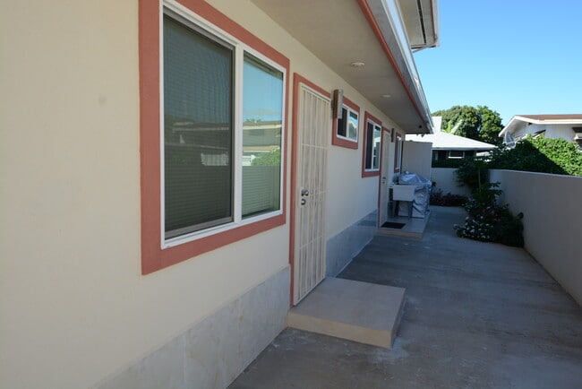 3048 Hinano St, Unit Front 1