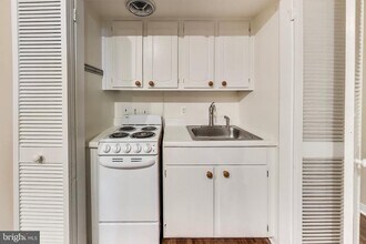 66 V St NW-Unit -2 in Washington, DC - Building Photo - Building Photo