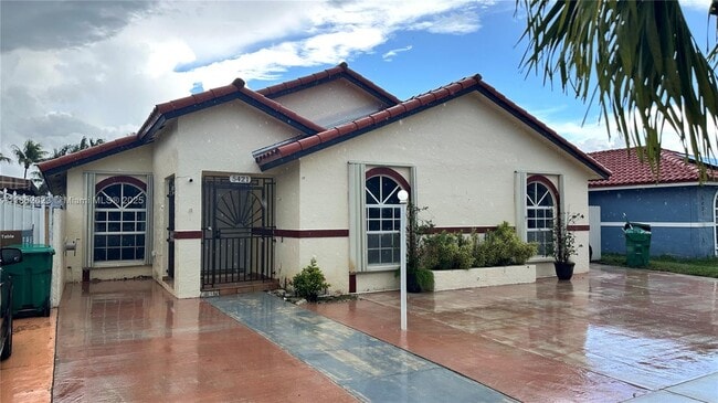5421 SW 143rd Ave in Miami, FL - Building Photo - Building Photo