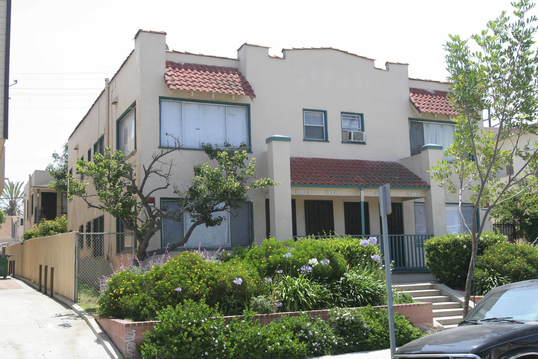 1542 Pine Ave in Long Beach, CA - Building Photo