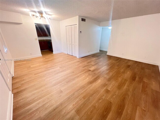 1201 SW 50th Ave in North Lauderdale, FL - Building Photo - Building Photo