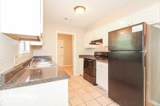 4630 Sandy Park Dr in Memphis, TN - Building Photo - Building Photo