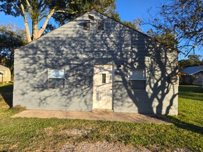 267 Center St in Orange, TX - Building Photo - Building Photo