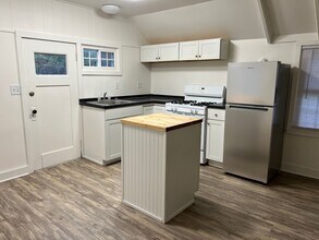 826 Dryden Rd, Unit #4 in Ithaca, NY - Foto de edificio - Building Photo