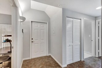 300 Uno Lago Dr in Juno Beach, FL - Building Photo - Building Photo