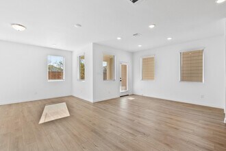 6908 Gorman Fls Trl in Dallas, TX - Foto de edificio - Building Photo