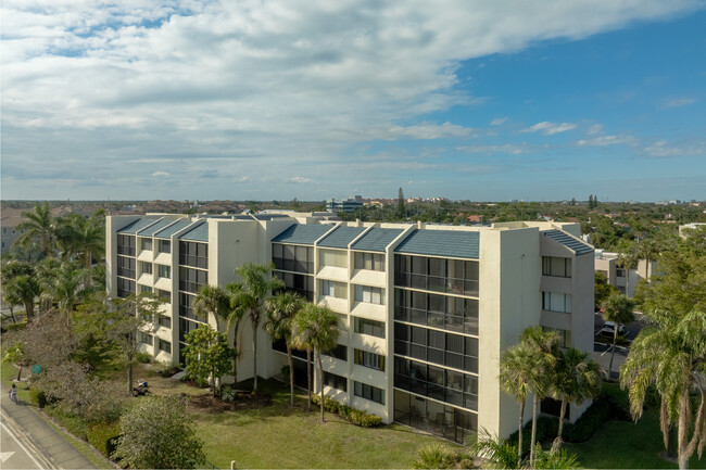 Jupiter Ocean & Racquet Club in Jupiter, FL - Building Photo - Building Photo