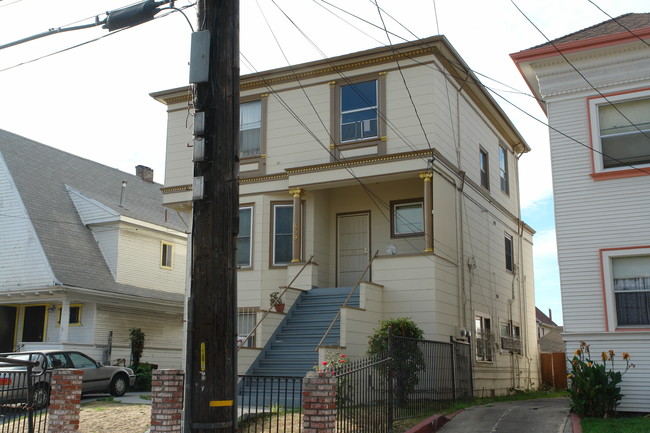 859 37th St in Oakland, CA - Foto de edificio - Building Photo