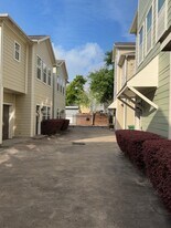 1828 Fletcher St in Houston, TX - Building Photo