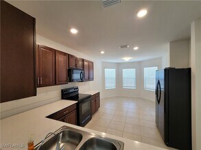 1230 NW 19th St in Cape Coral, FL - Building Photo - Building Photo