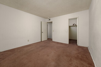 7836 Stewart and Gray Rd in Downey, CA - Building Photo - Interior Photo