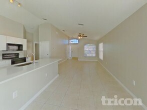 2412 Cedarfield Ln in Kissimmee, FL - Foto de edificio - Building Photo