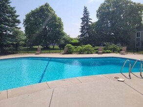 1200 Light Road, Unit Unit 112 in Oswego, IL - Building Photo - Building Photo