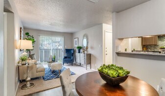 Emmitt Luxury Apartments in Haltom City, TX - Building Photo