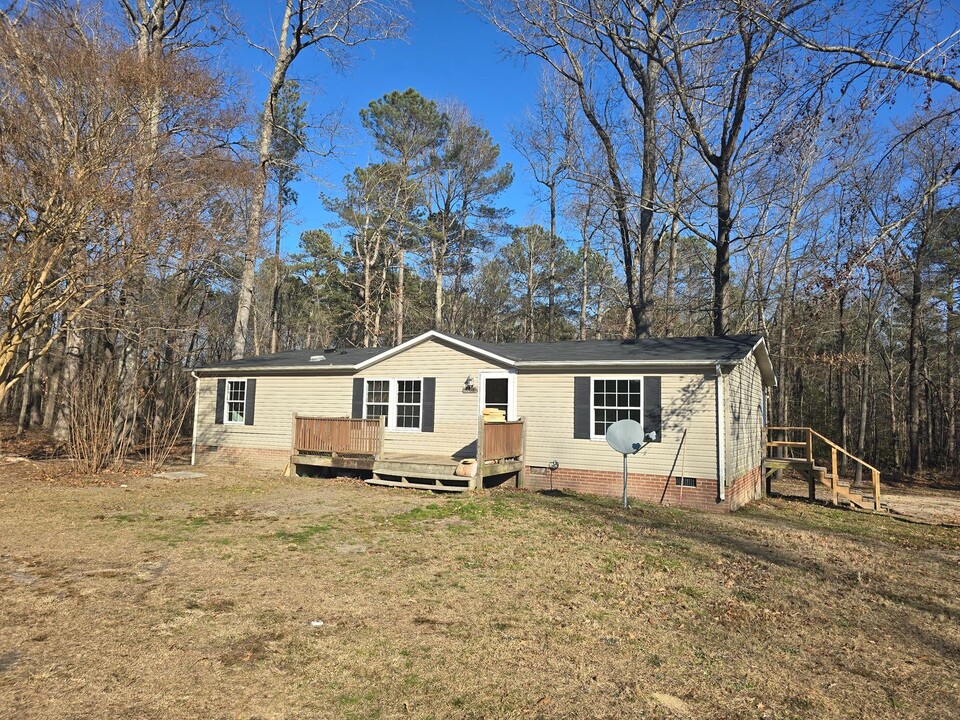 163 Rattle Ln in Broadway, NC - Building Photo