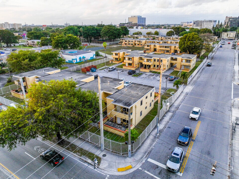 2000 NW 3rd Ave in Miami, FL - Foto de edificio